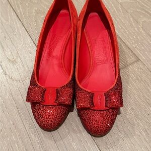 Salvatore Ferragamo Sparkling Red Crystal Vara Bow Suede Womens 5 / Kids 3.5